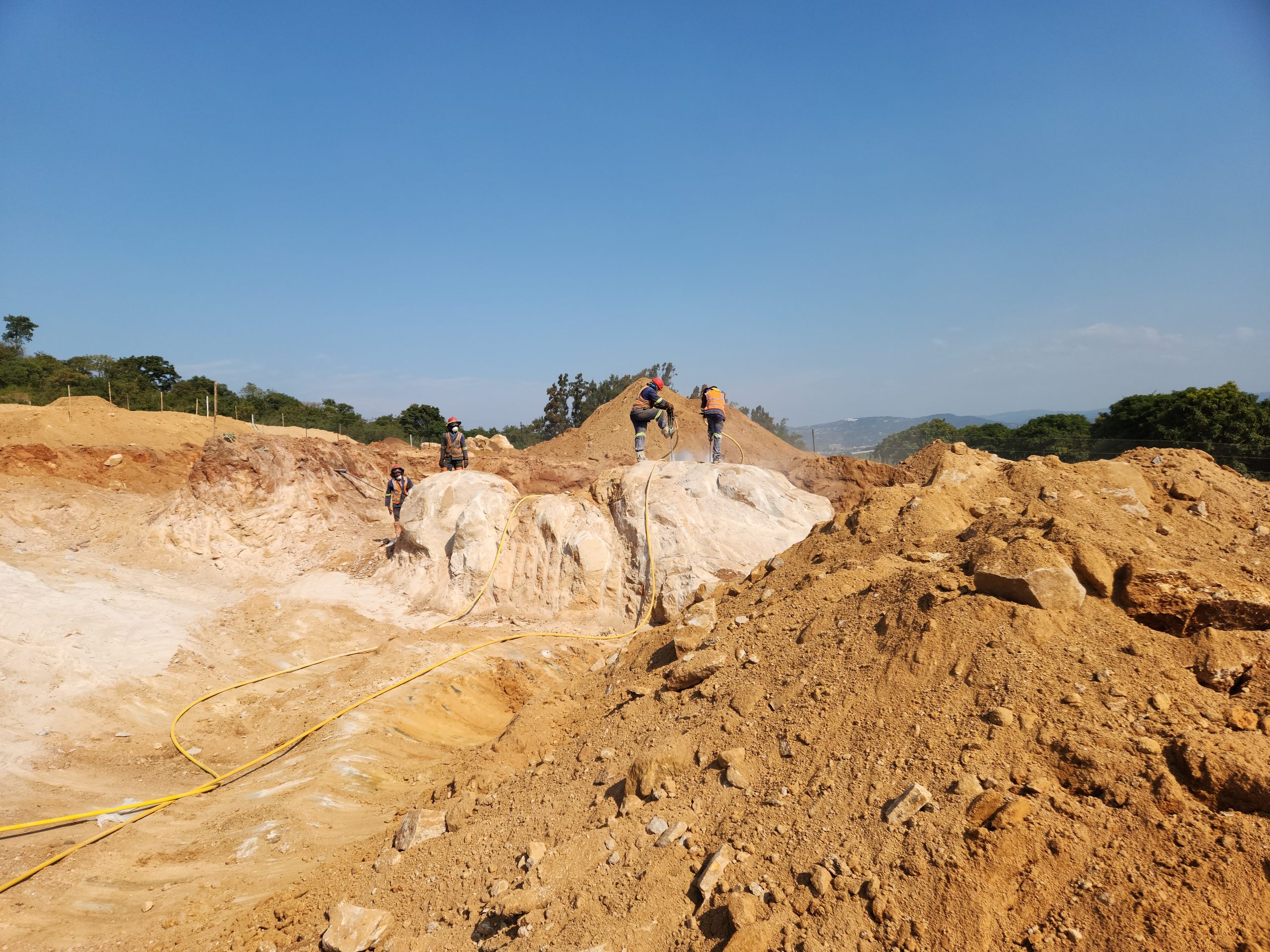 2023-04 Nelspruit - Drilling for chemical breaking